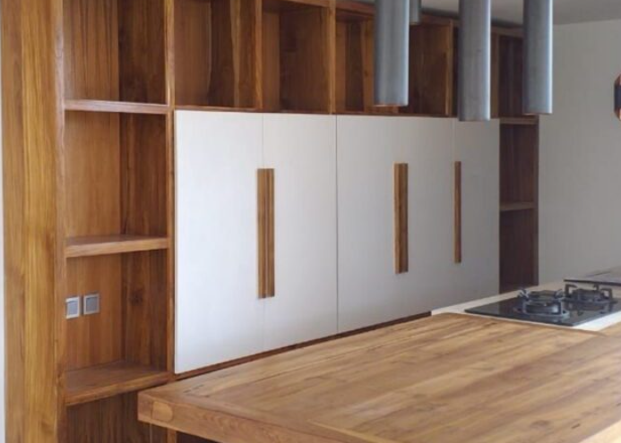 advantages of custom wood furniture